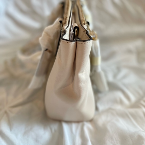 BRAND NEW COACH PURSE - Picture 2 of 7